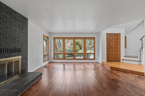 1444 Summit Loop, Grants Pass, OR 97527 photo 4