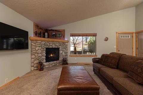 20590 Prospector Loop, Bend, OR 97702 photo 6