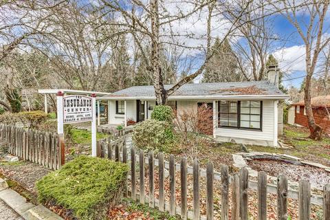 240 W C St, Jacksonville, OR 97530