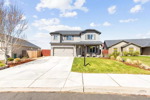 2671 NE 6th Dr, Redmond, OR 97756