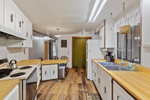 155 Maureen Dr, Cave Junction, OR 97523 photo 8