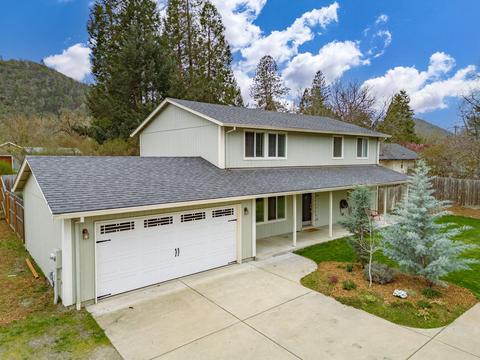 1156 2nd Ave, Gold Hill, OR 97525