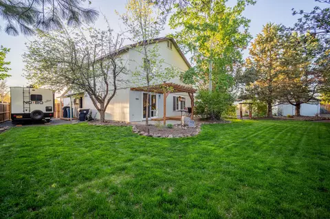3172 NElizabeth Ct, Bend, OR 97701