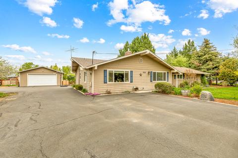 2821 Randall Ave, Central Point, OR 97502