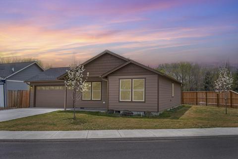 1012 NE Crista Ct, Prineville, OR 97754