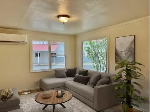 2097 Rogue River Hwy #14, Gold Hill, OR 97525
