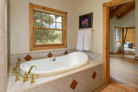 19225 Dusty Loop, Bend, OR 97703 photo 17