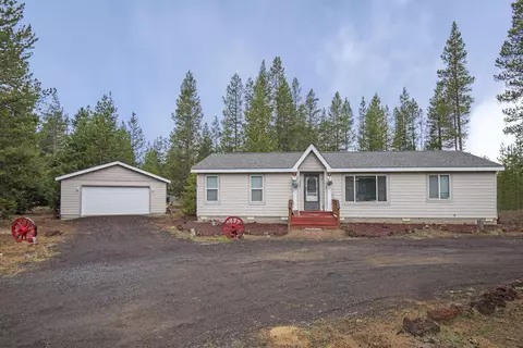 52785 Elm Dr, La Pine, OR 97739 photo 2