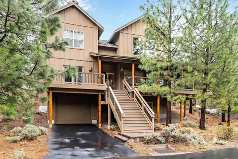 19696 Winter Wren Loop, Bend, OR 97702