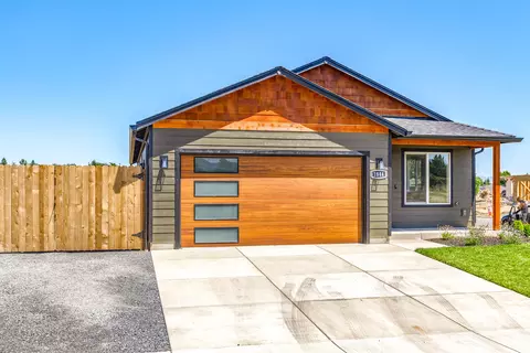 1844 Aster St # 26, Medford, OR 97501