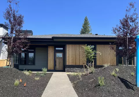 262 W Lundgren Mill Dr, Sisters, OR 97759