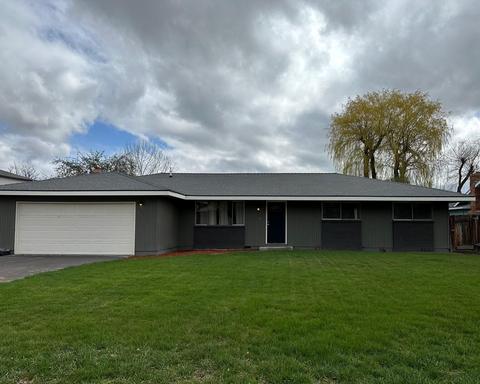 5253 Gatewood Dr, Klamath Falls, OR 97603