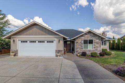 917 SW Harvest Dr, Grants Pass, OR 97527