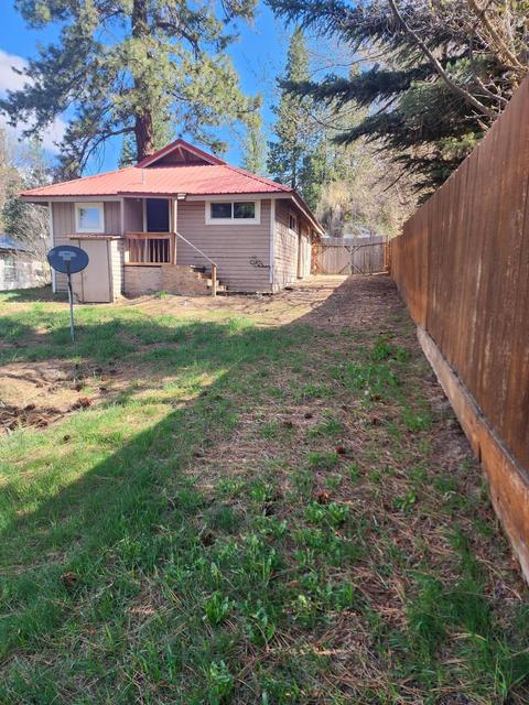 216 E Yahooskin St, Chiloquin, OR 97624 photo 4