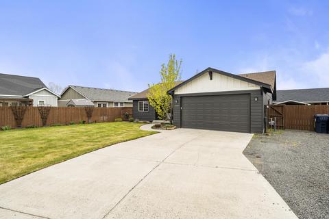 1167 NW Redwood Ave, Redmond, OR 97756