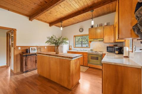 64540 Riverview Ave, Bend, OR 97703 photo 8