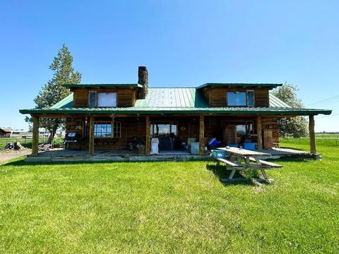 3213 NW Maple Ave, Redmond, OR 97756