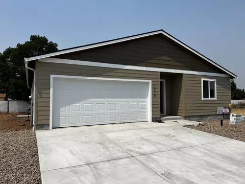7939 Jacqueline Way, White City, OR 97503