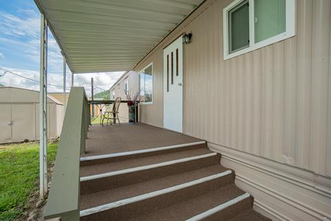2097 Rogue River Hwy #8, Gold Hill, OR 97525