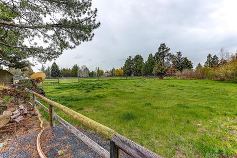 22236 Kevin Dr, Bend, OR 97701 photo 30
