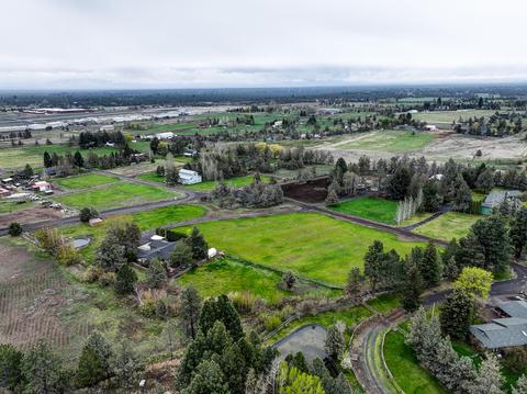 22236 Kevin Dr, Bend, OR 97701 photo 37