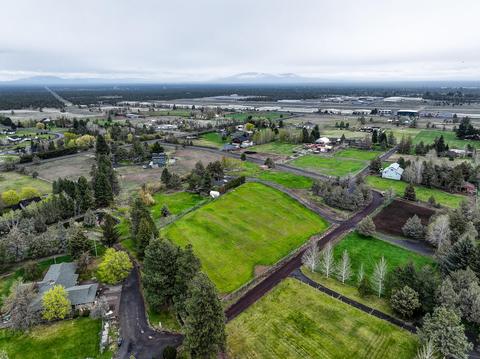 22236 Kevin Dr, Bend, OR 97701 photo 35