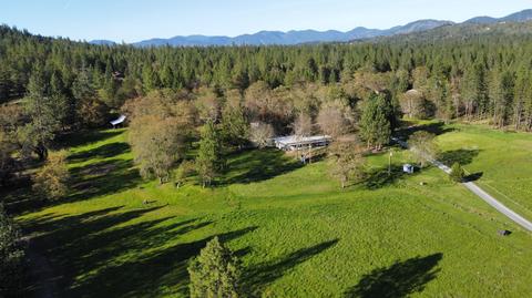 308 Stringer Gap Rd, Grants Pass, OR 97527