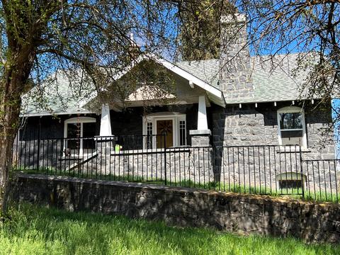 821 Mt Whitney St, Klamath Falls, OR 97601