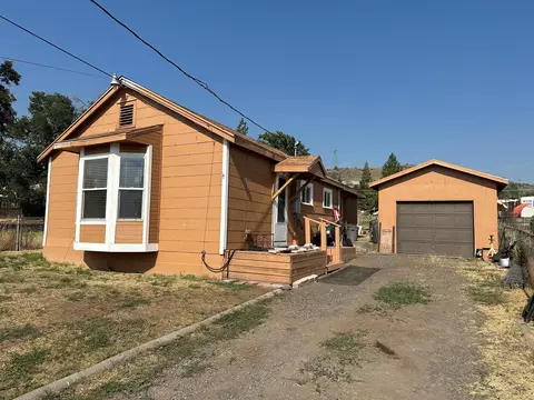 2212 Laurel St, Klamath Falls, OR 97601