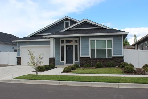 1180 Lindsey Ct, Central Point, OR 97502 photo 2