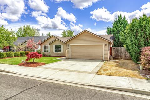 406 Westminster Dr, Eagle Point, OR 97524 photo 2