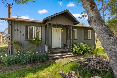 9925 Monument Dr, Grants Pass, OR 97526