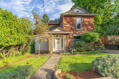 108 Nob Hill St, Ashland, OR 97520