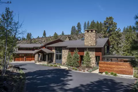 19472 Pine Dr, Bend, OR 97702