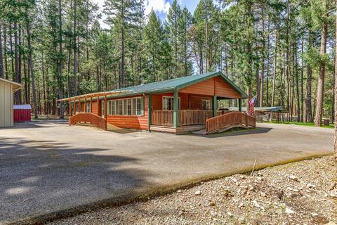 569 The Trees Dr, Williams, OR 97544