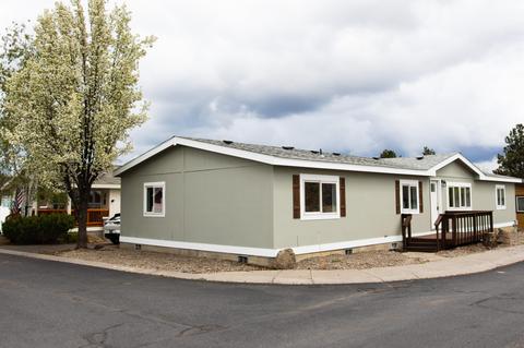 2447 SW Mariposa Loop, Redmond, OR 97756