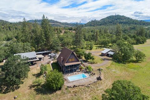 1875 Crowfoot Rd, Eagle Point, OR 97524 photo 4