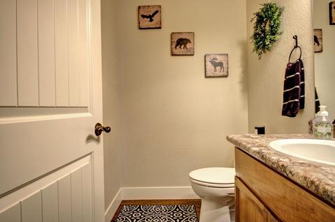 1110 N Haskell St, Central Point, OR 97502 photo 28