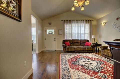 1110 N Haskell St, Central Point, OR 97502 photo 7