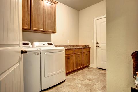 1110 N Haskell St, Central Point, OR 97502 photo 27
