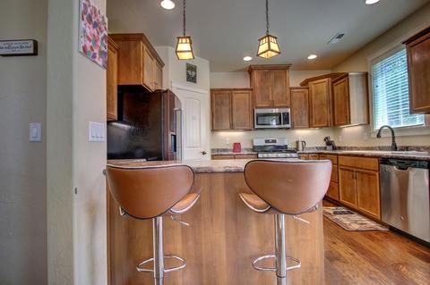 1110 N Haskell St, Central Point, OR 97502 photo 17
