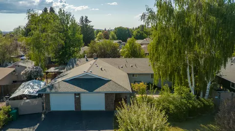 5454 Sherwood Dr, Klamath Falls, OR 97603