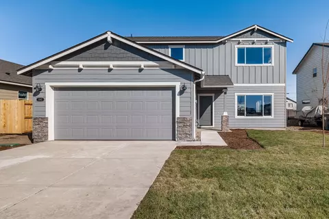 3362 NW 10th Pl #22, Redmond, OR 97756