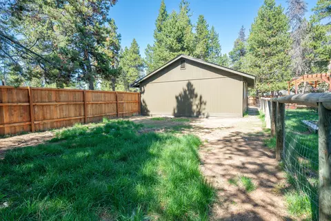 56074 Snow Goose Rd, Bend, OR 97707 photo 23