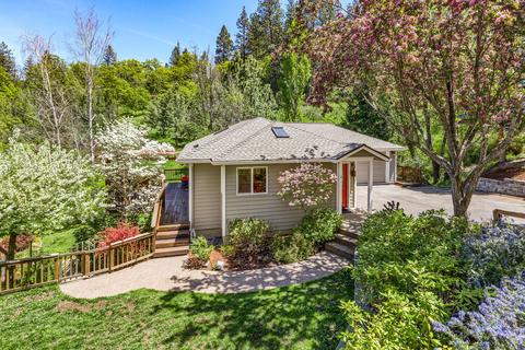804 Roca St, Ashland, OR 97520
