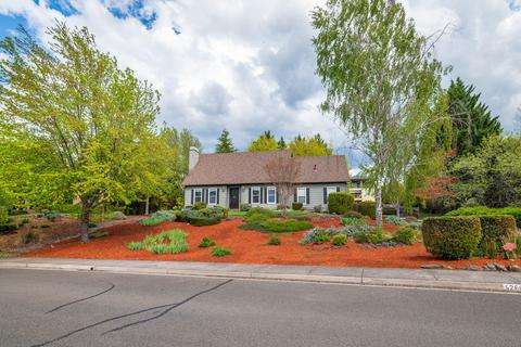 4266 Tamarack Dr, Medford, OR 97504