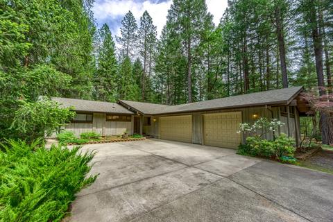 820 Pleasant Creek Rd, Rogue River, OR 97537