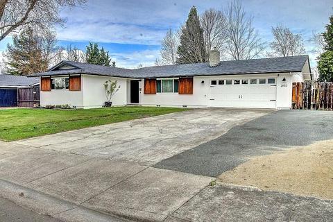 2653 Montego Pl, Medford, OR 97504