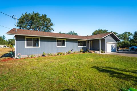1150 Pleasant Valley Rd, Merlin, OR 97532