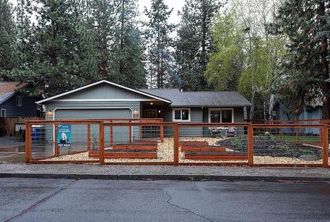 1953 SW Forest Ridge Ave, Bend, OR 97702